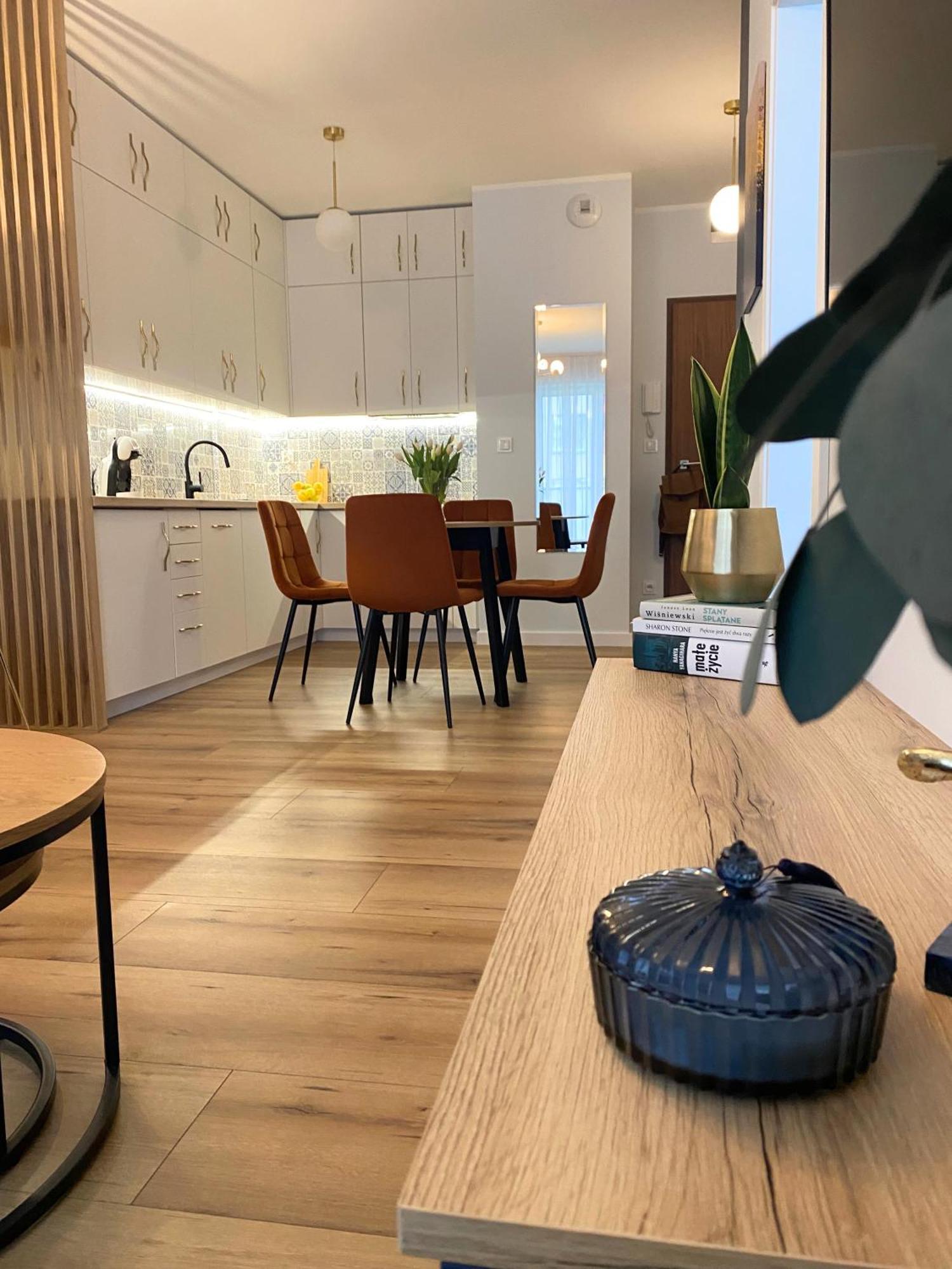 Komfi Apartment Бялисток Екстериор снимка